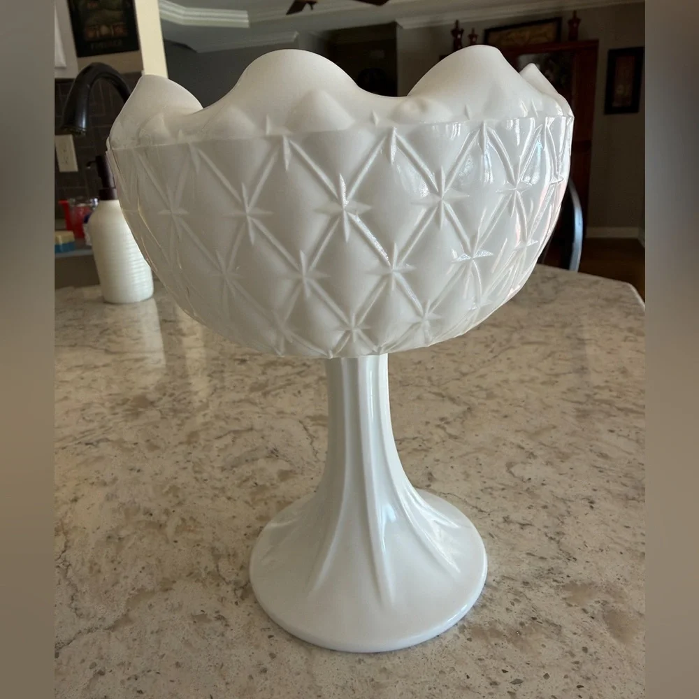 Vintage Milk Glass Pedestal Compote Bowl Scalloped Rim Diamond Pattern 9”. G23